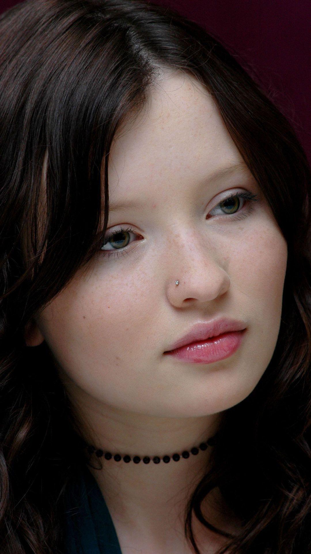 Emily Browning nue - Photo leaked